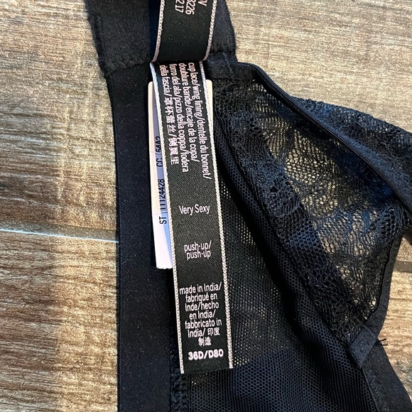 Victoria’s Secret Very Sexy Black Lace Push-Up Bra with Mesh - Picture 6 of 9